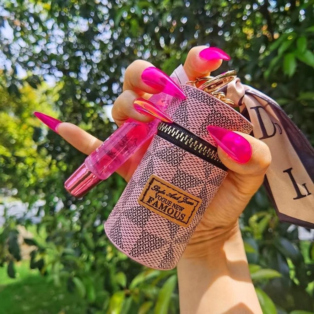Money/ change keychain, with lipgloss included.
